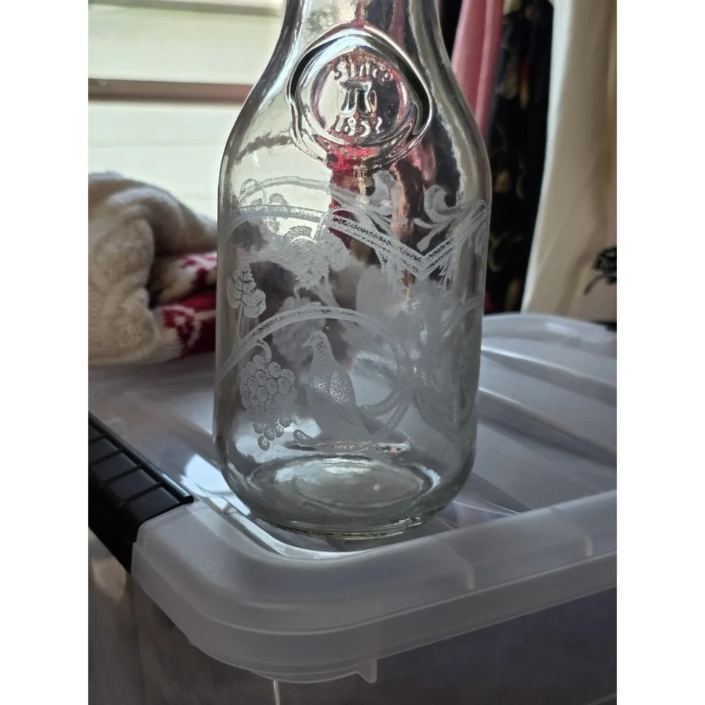 antique wine carafe decanter‎